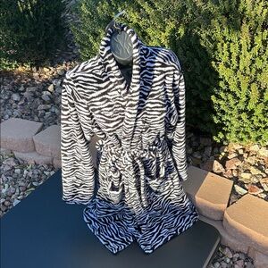 Zebra Print Fleece Robe with belt-size small-used in great condition.